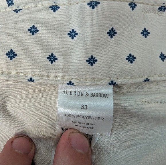 Hudson & Barrow Men's White Patterned Shorts - Picture 4 of 5